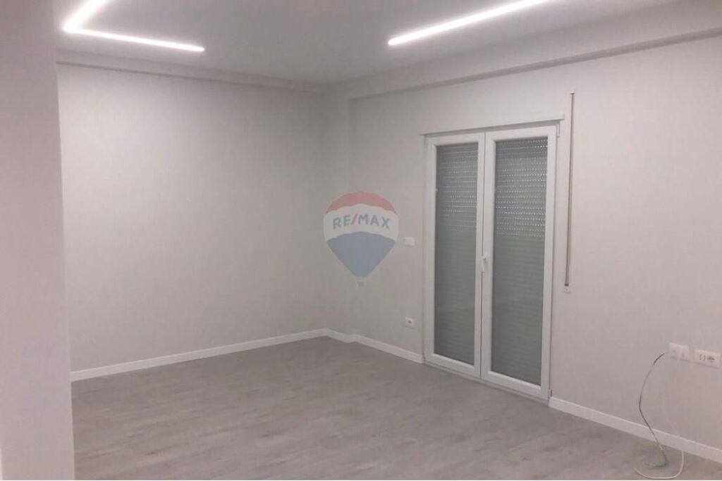 Building - For Rent - Kodra e Priftit, Tirana