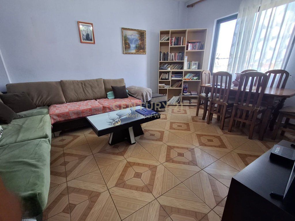 Shitet apartament 2+1, Don Bosko, përballë Gjykatës Administrative! MUNDESI SHITJE ME KREDI-130.000 EURO!
