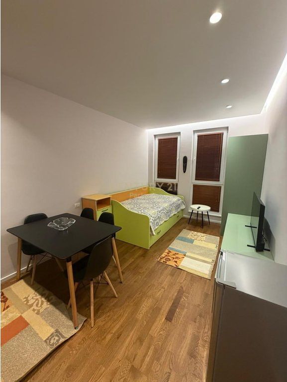 JEPET ME QIRA GARSONIERE TEK SHKOLLA MIHAL GRAMENO