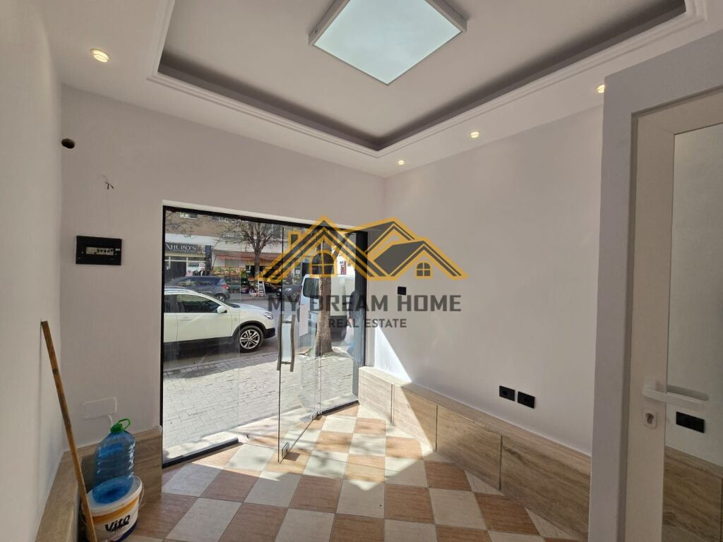 SHOP FOR RENT ON THE STREET SIDE IN DURRES.