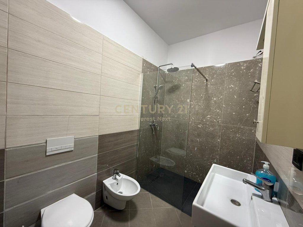 Affittasi appartamento 2+1+2 a Eleonore Kodra Diellit 750 € /Mese Sup. Totale  102m2