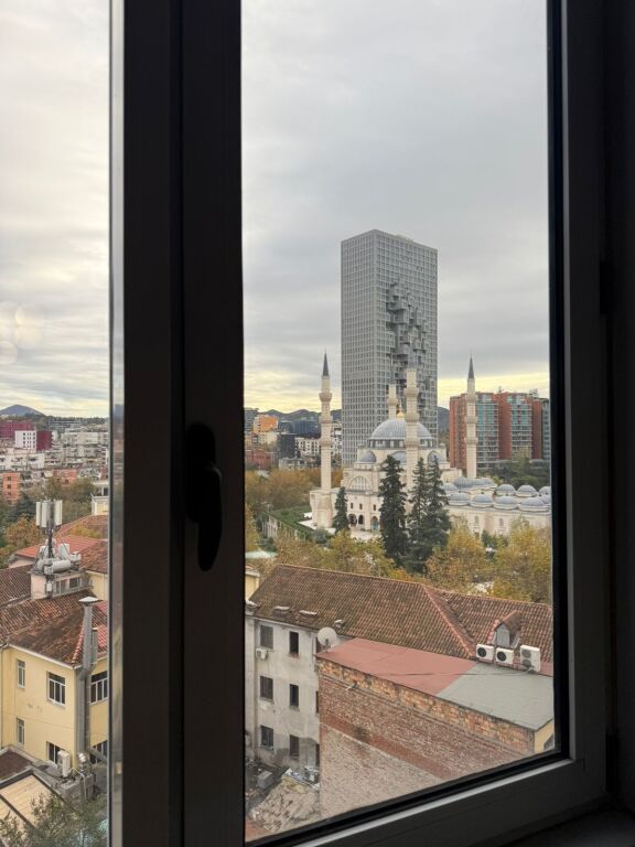 Appartamento 2+1 in affitto Centro vicino a Toptani Center a Tirana