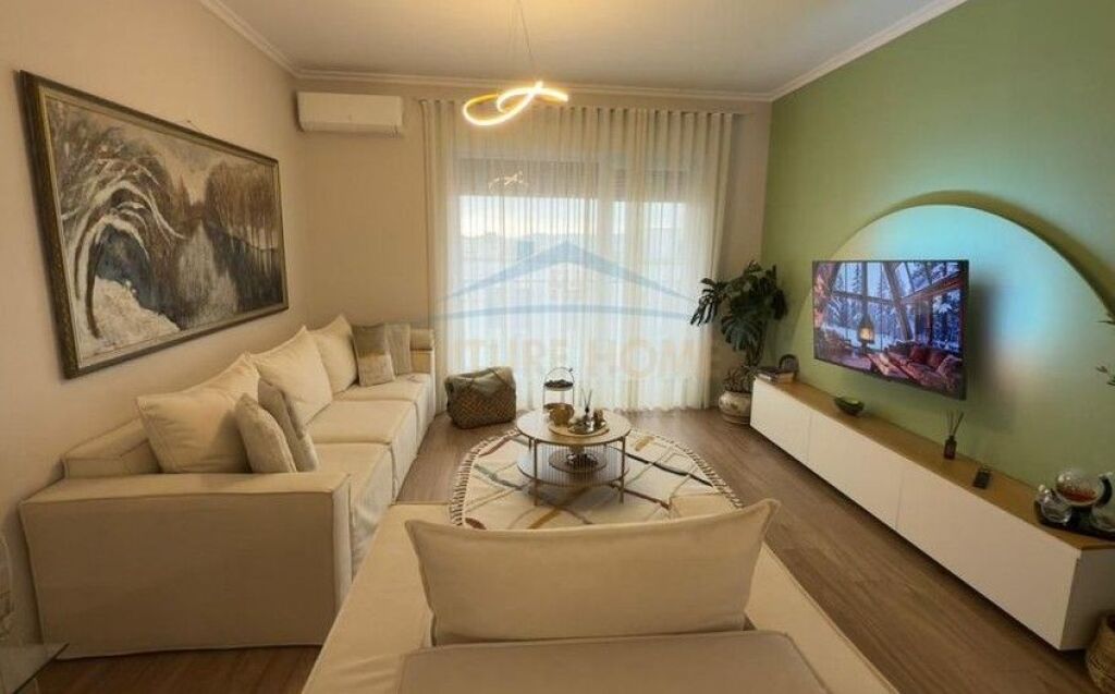 Shitet, Apartament 2+1+Post Parkimi, Rruga Jordan Misja, Tirane.