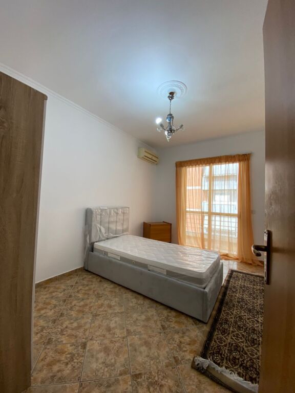 APARTAMENT 2+1 ME QIRA TE KRISTALI