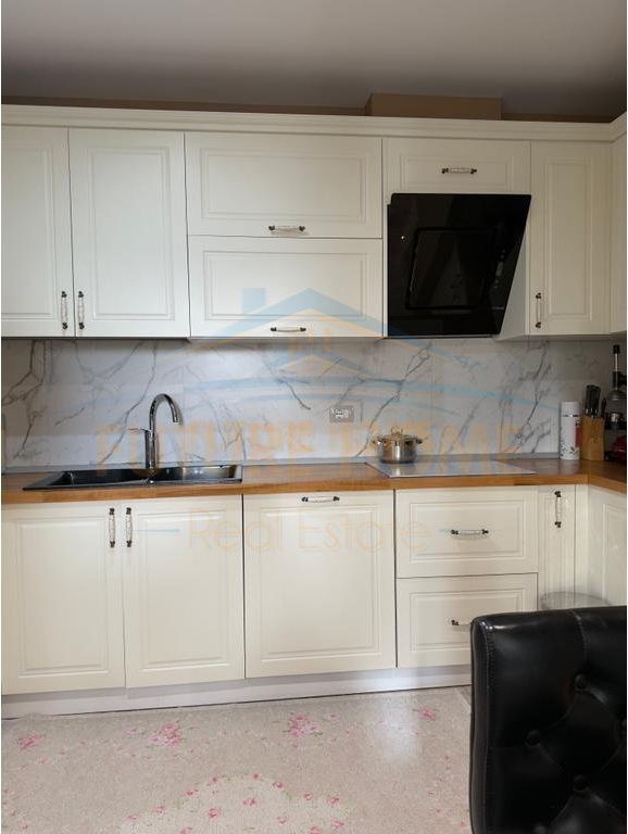 Shitje, Apartament 2+1, Ish Ekspozita