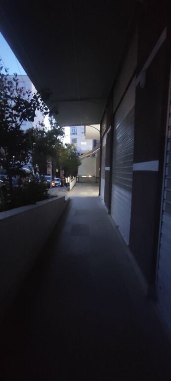 🏢 Negozio in Vendita a Ali Dem – Posizione Strategica