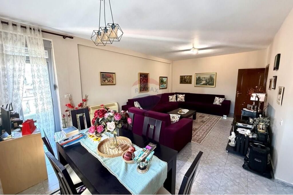 Apartament - Për Shitje - Rruga Ali Demi, Tiranë