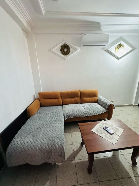 Jepet Me Qera Apartament 2+1+1 Ballkon