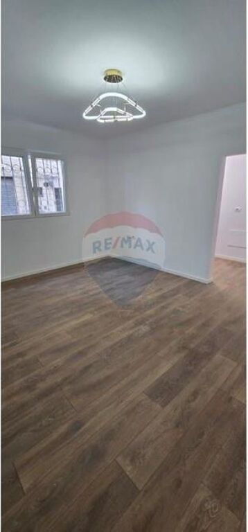 Apartament - Për Shitje - Rruga Ali Demi, Tiranë