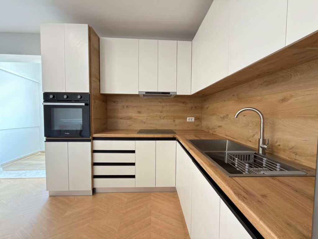 Apartament 1+1 ne shitje! Qender/ Selvia