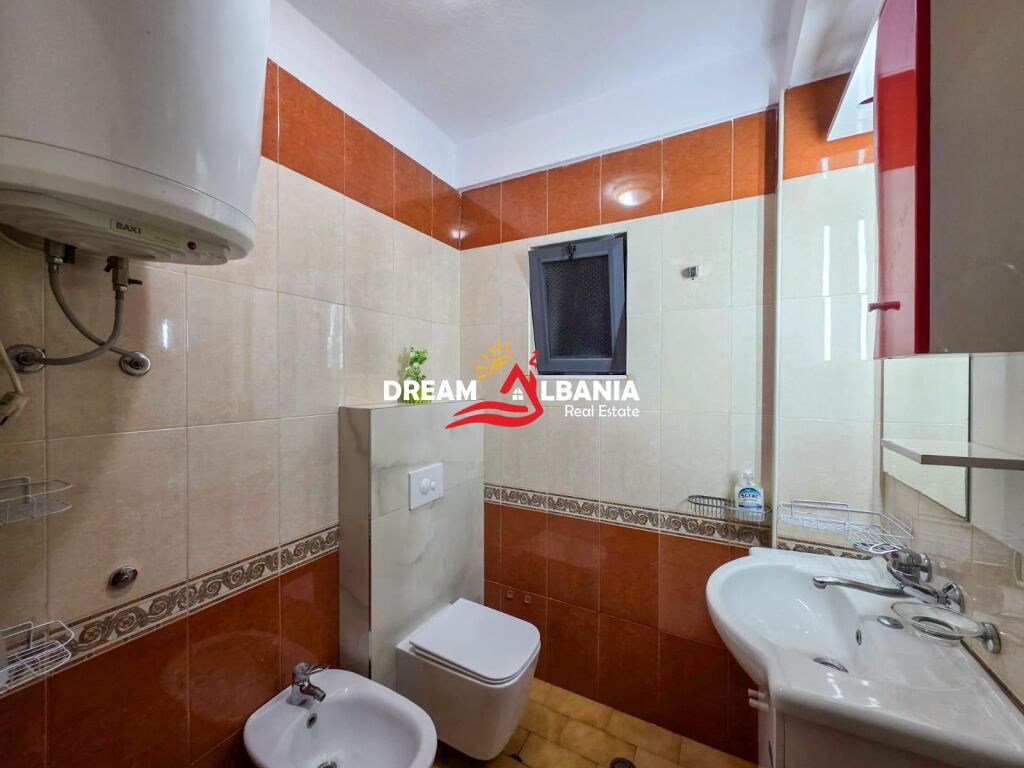 For rent apartment 4+1+2 on Durres street near Qemal Stafa high school (ID 4239090)
