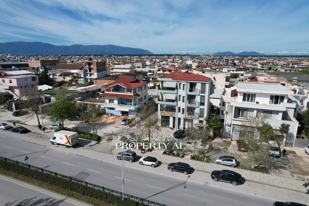 Objekt për Shitje në Rr. Gjergj Kastrioti, Vlorë – Mundësi Ideale Investimi &amp; Biznesi