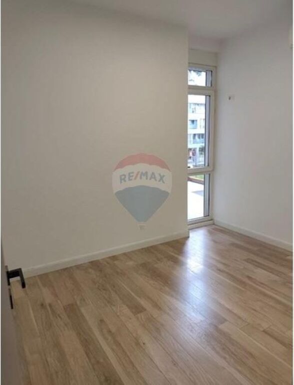 Zyrë - Për Qira - Rruga Tish Dahia, Tiranë