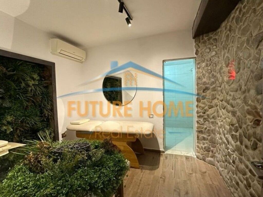 Shitet, Apartament, Petro Nini