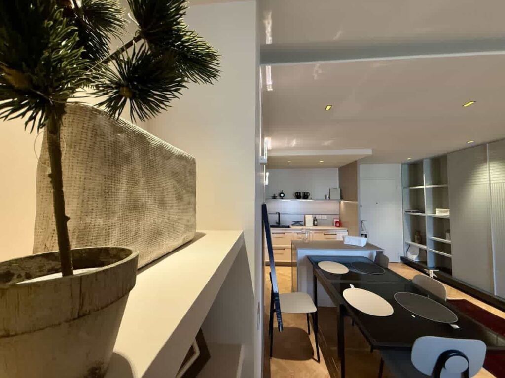 Apartament 2+1 në shitje 📍 Rruga e Elbasanit, pranë Ambasadës Amerikane 🇺🇸