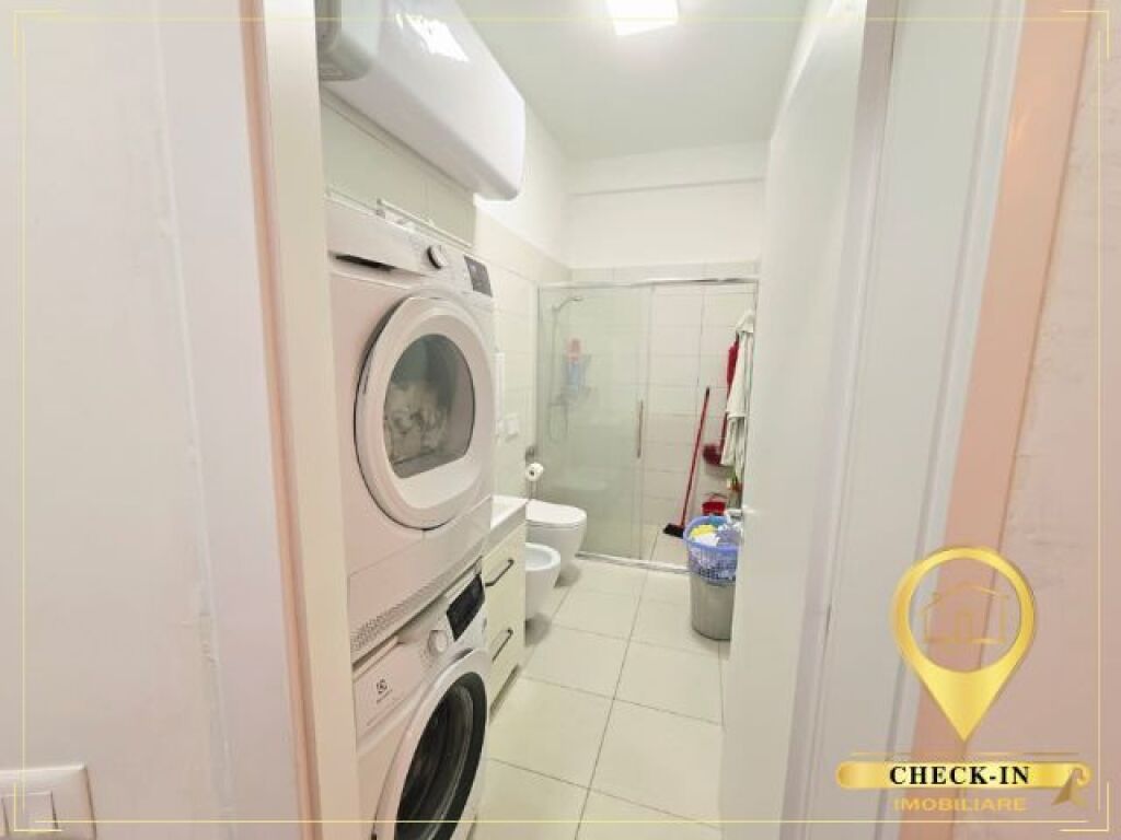 Shitet apartament 2+1+2 tek Pazari i Ri