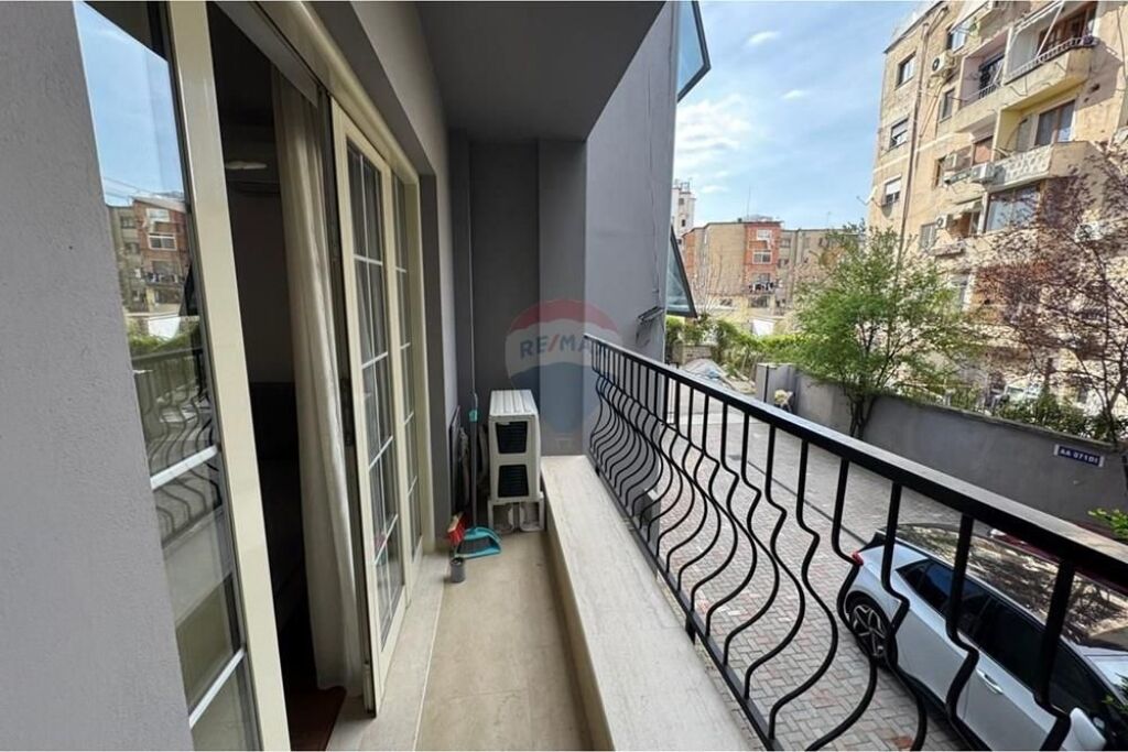 🏡 Shitet Apartament 2+1+2 + parkim– Rruga e Elbasanit, Tiranë