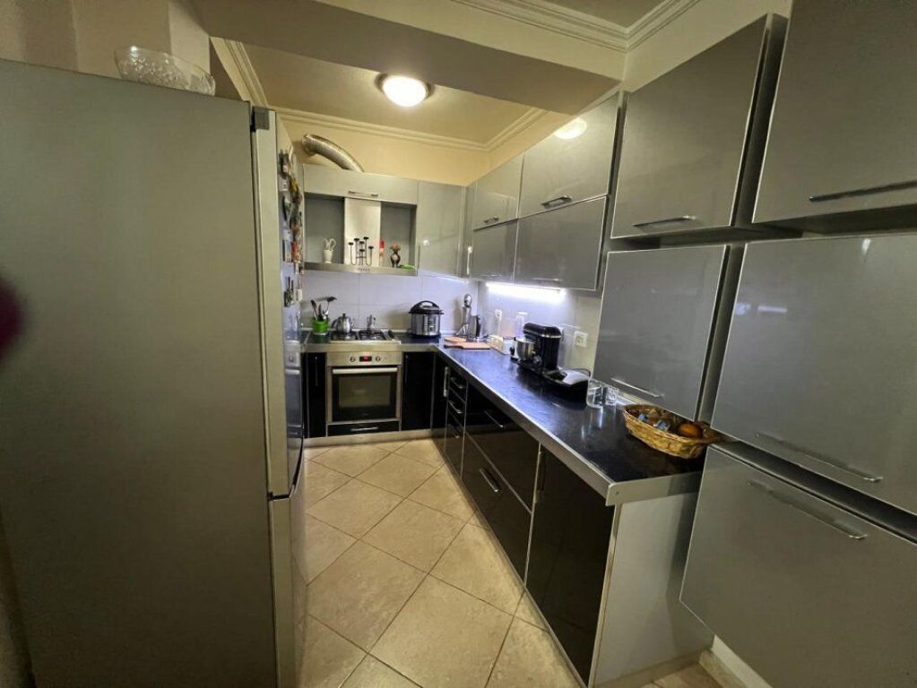 🏡 Apartament 2+1+2 për shitje – Bllok (pranë Librit Universitar)