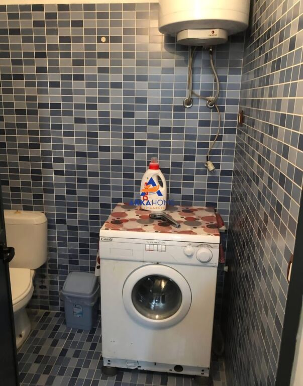 JEPET APARTAMENT ME QERA 1+1 "AFER SHKOLLES BAJRAM CURRI" 35000 LEKE