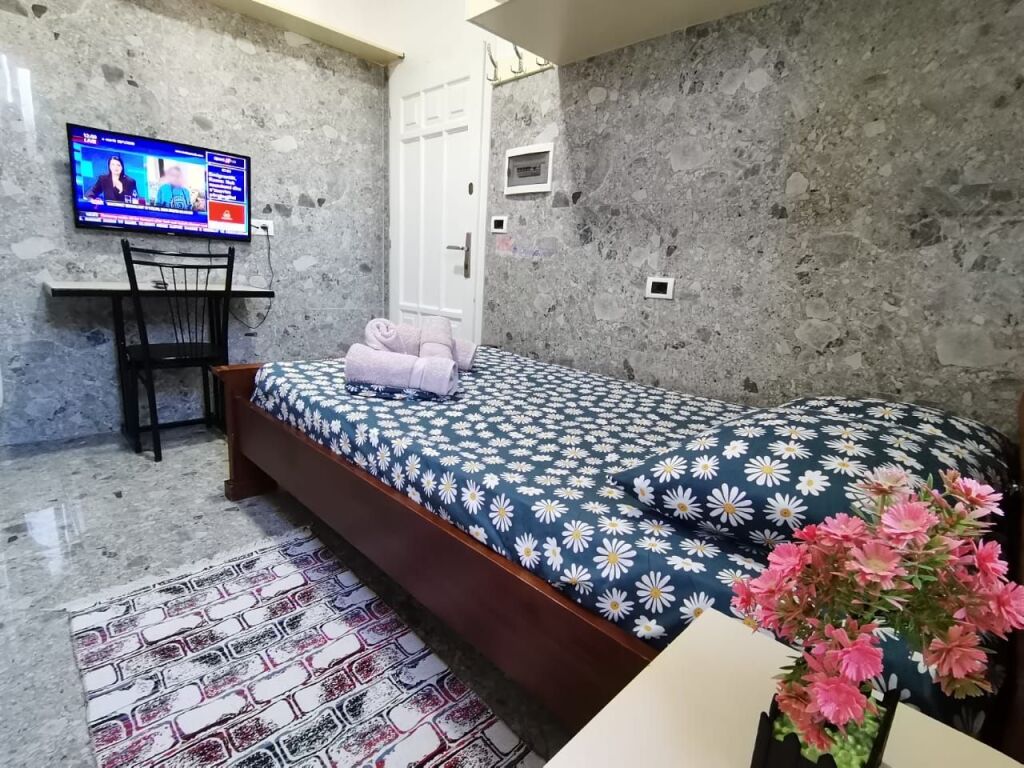 Completed studio apartment +wifi.6 min from New Boulevard.etc.