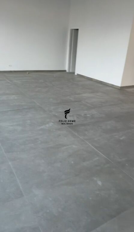 SHOP FOR RENT 202M2 KAMEZ 200,000 LEKE FH-66407