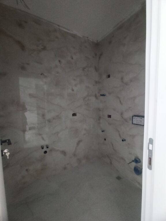 Shitet Studio në Golem 300m nga deti