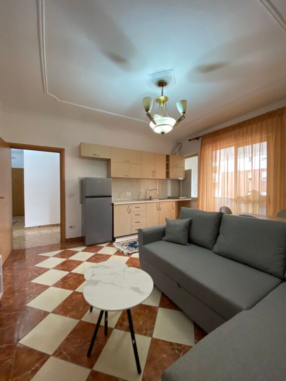 APARTAMENT 2+1 ME QIRA TE KRISTALI