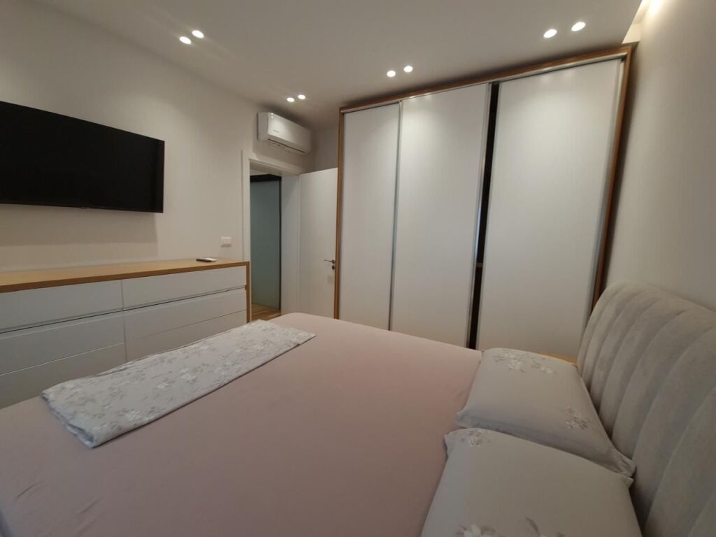 Jepet Apartament me qera