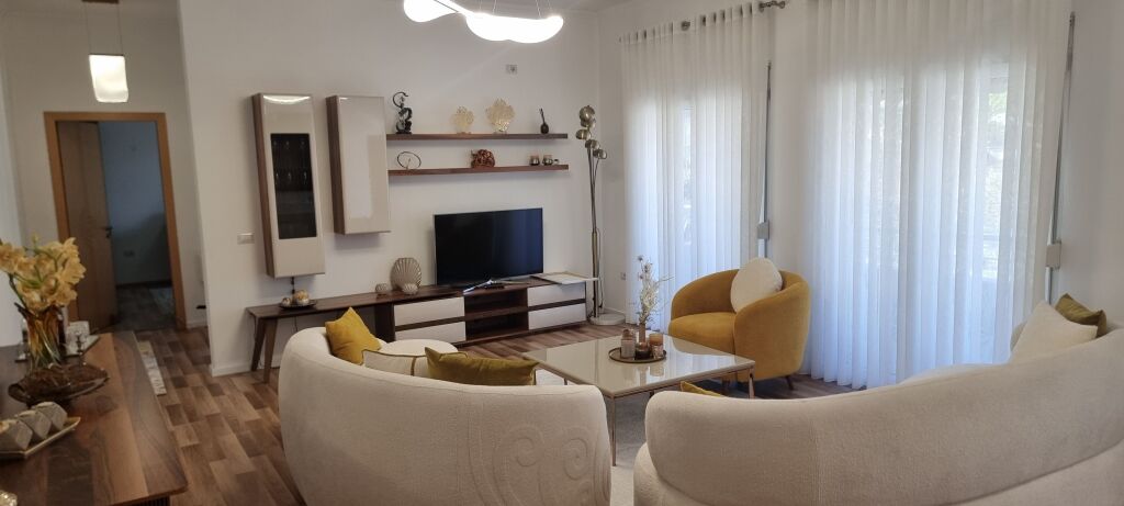 EKSKLUZIVE- Vilë 2-Katëshe për Shitje në Yrshek! 290,000 € Sip. Totale  374m2