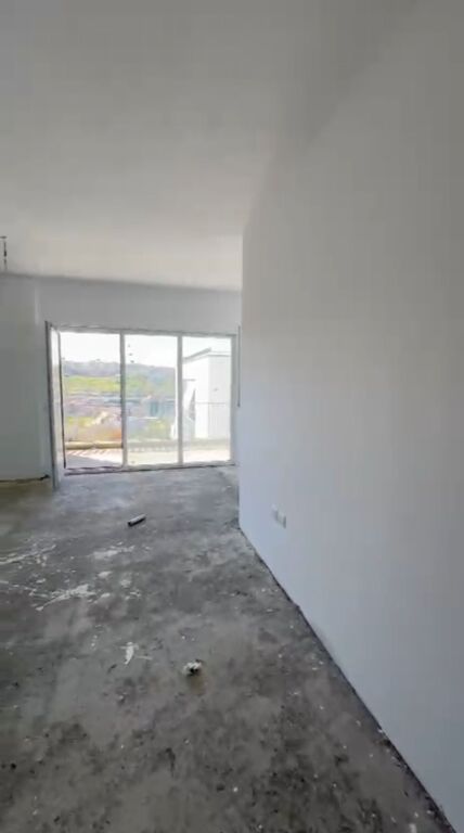 Appartamento in vendita 2+1+2 con balcone – Residenza Relux, Shkozë