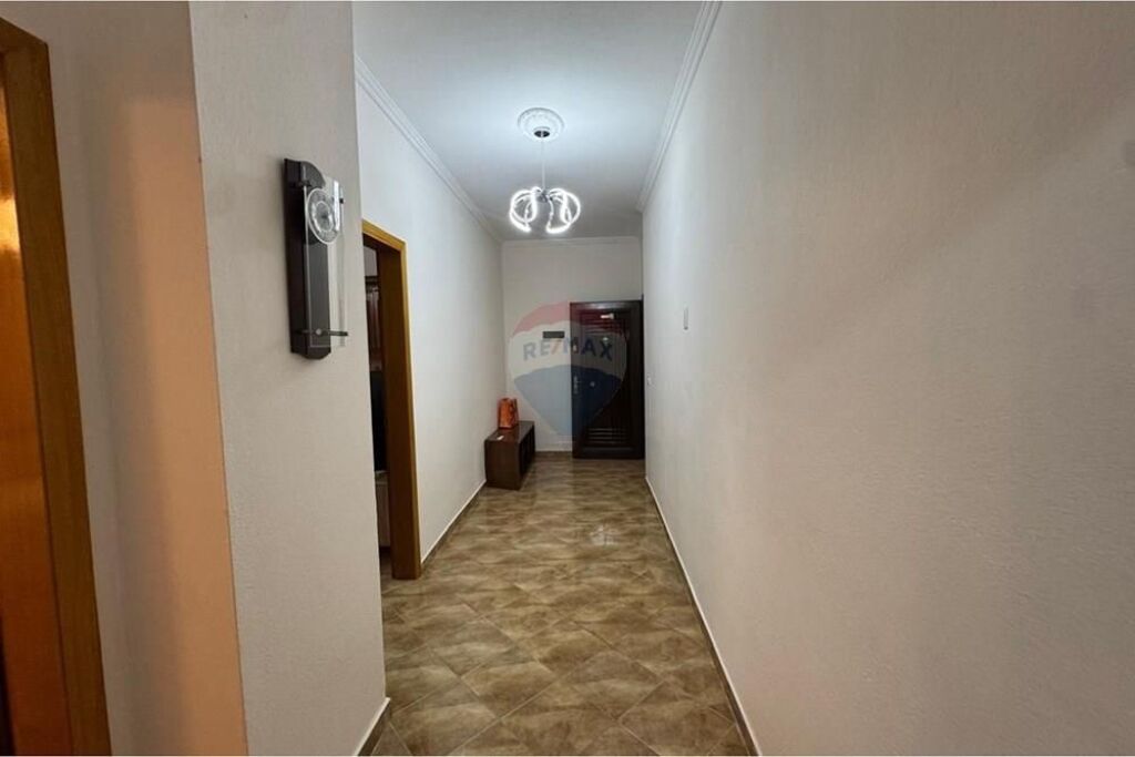 Shitet apartament 1+1 në Don Bosko