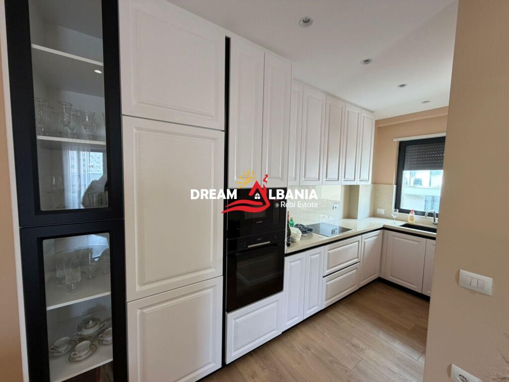 Super apartament 2+1+2 dhe garazh i perfshire ne rrugen e Durresit prane Colosseo (ID 41212201)