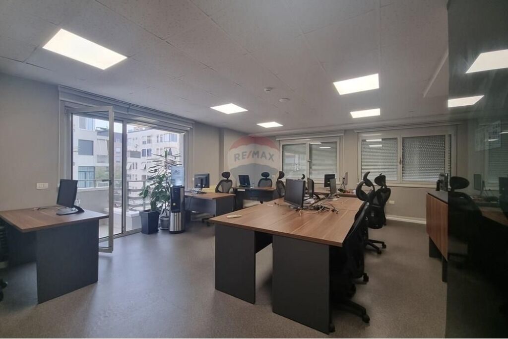 ZYRE PER QIRA TE LIBRI UNIVERSITAR!