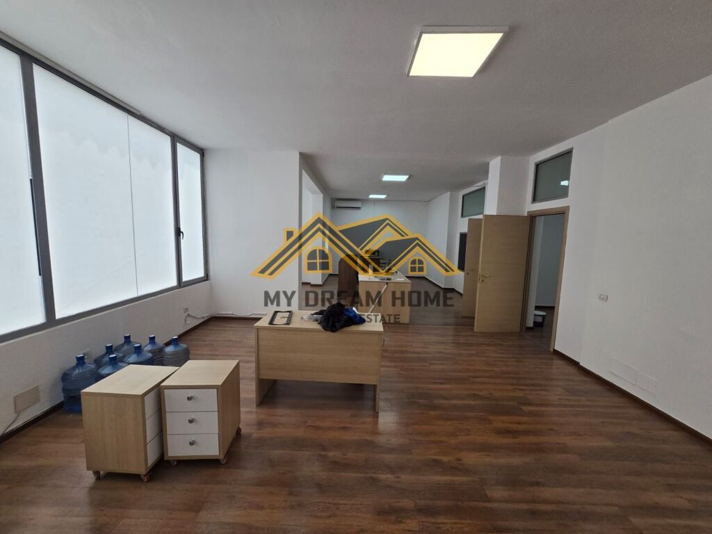 SHITET NJESI BIZNESI NE RRUGE KRYESORE PRAN KAZAZIT!