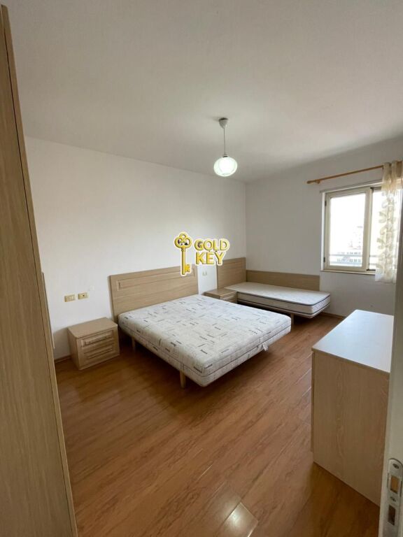 🏡 APARTAMENT ME QERA 1+1 PALLATI I SPORTIT DURRES