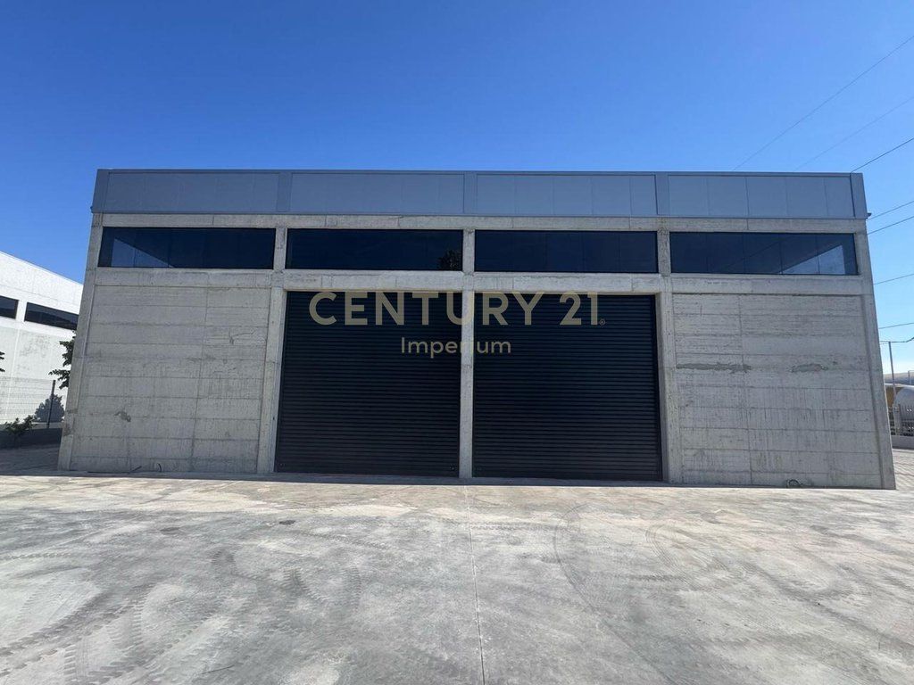 Japim me qira kapanon Shum Prane Aeroportit Nënë Tereza 3,000 € /Muaj