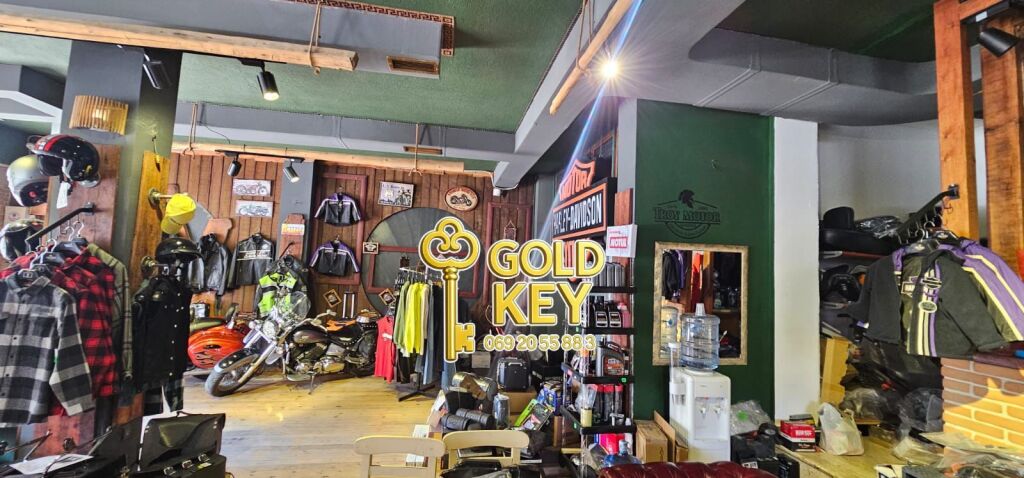 Ambjent Biznesi me Qer Kali Troies -Plazh