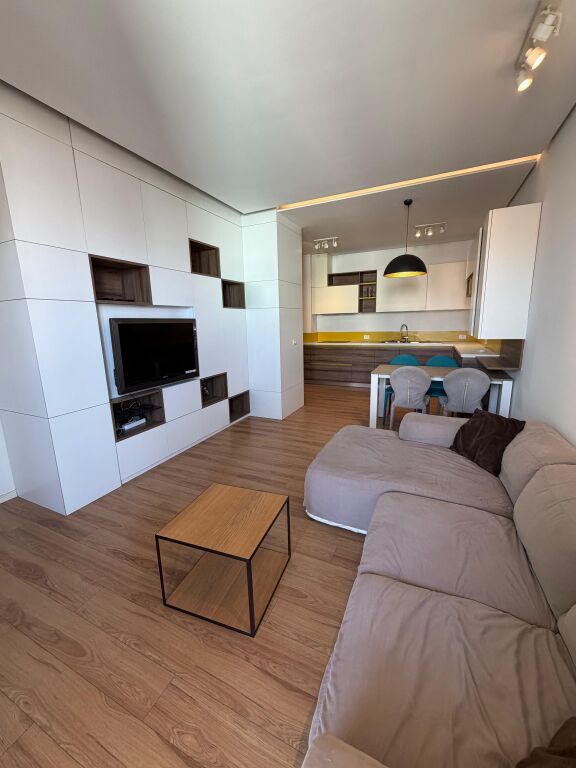 Apartament 2+1+Parking per qira tek Rruga Bardhyl.