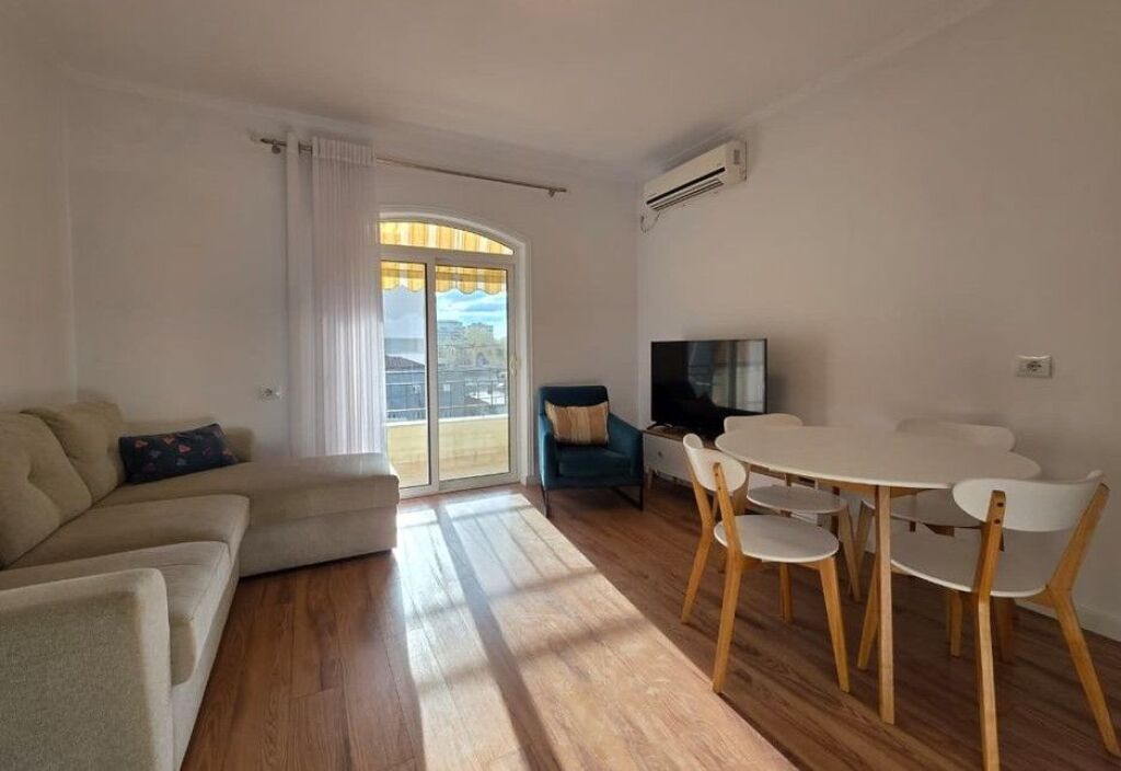 Rent, Apartment 1+1, Siri Kodra Street, Tirana