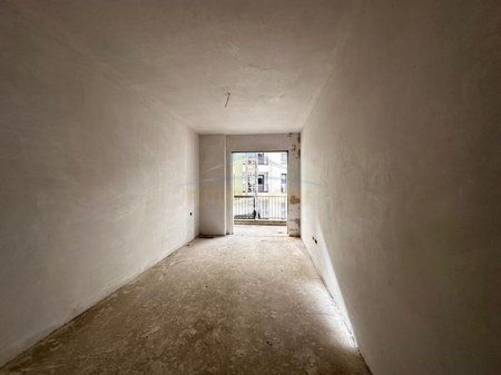 Shitet, Apartament 2+1, Paskuqan