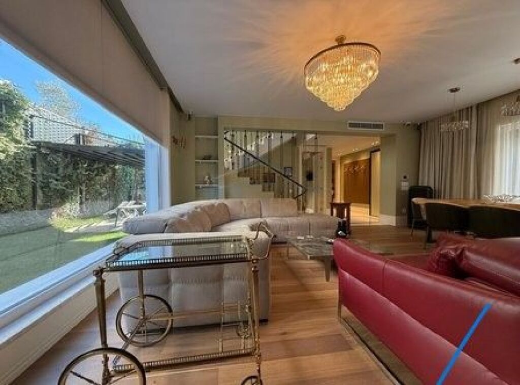 Shitet, Vile 4-kateshe, White House Residence, TEG, Tirane