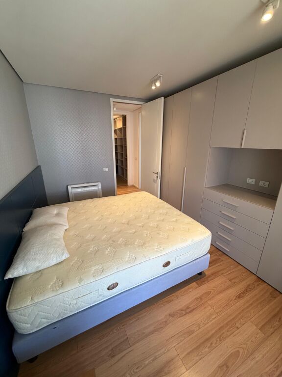 Apartament 2+1+Parking per qira tek Rruga Bardhyl.