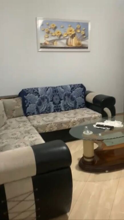 Apartament 1+1 me Qera Prane Eftali Koçit ne Durres