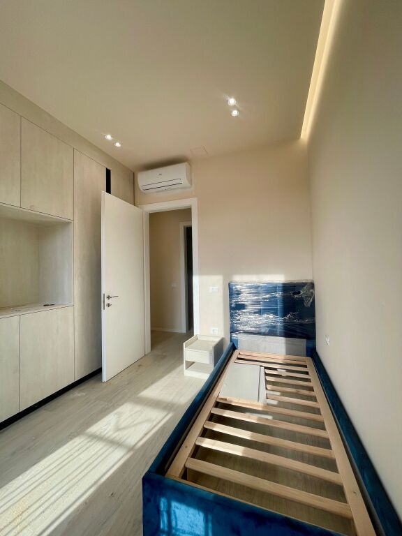 Apartament 2+1 Me Qera te Kompleksi Delijorgji!