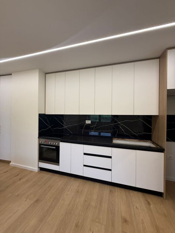 Apartament 1+1, Babrru!