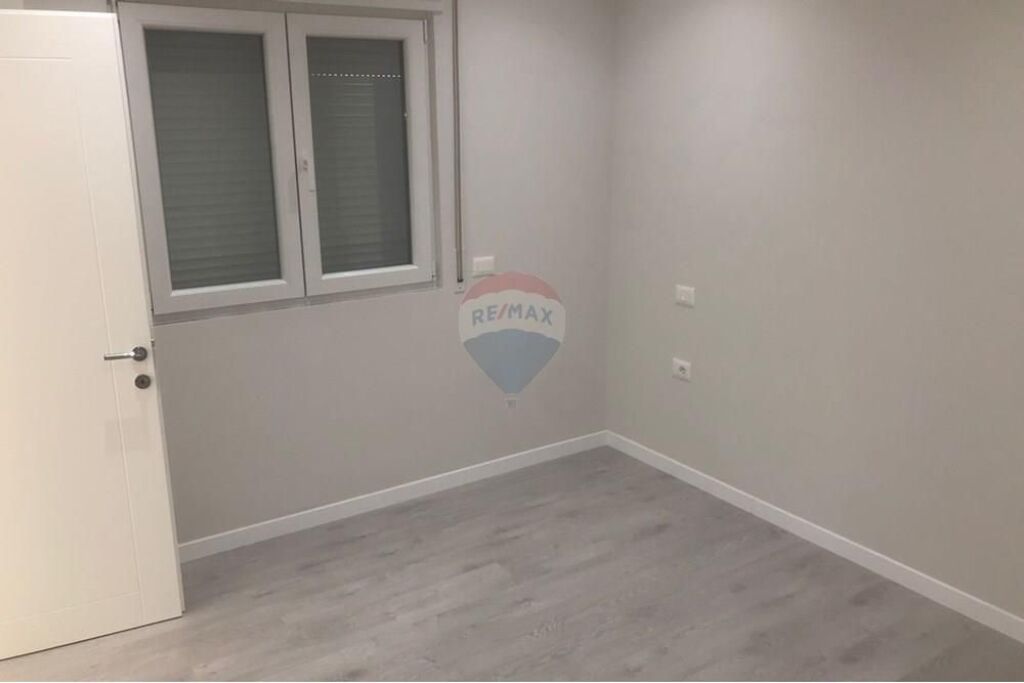 Building - For Rent - Kodra e Priftit, Tirana