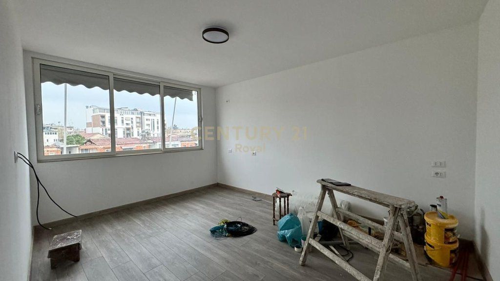 Appartamento 2+1 in vendita a Allias, di fronte alla Stazione di Polizia n. 4, Tirana - 105.000€ | 75,7 m²-105.000 EURO!