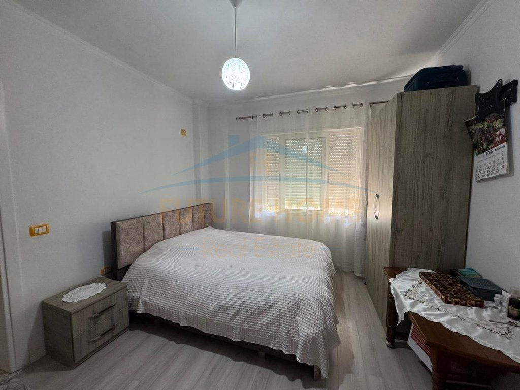 Shitet, Apartament 2+1 , Fresk
