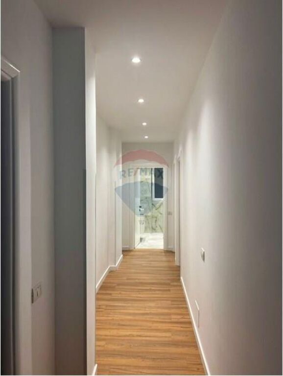 🏡 Jepet me Qira Apartament 3+1+2 – Pazari i Ri