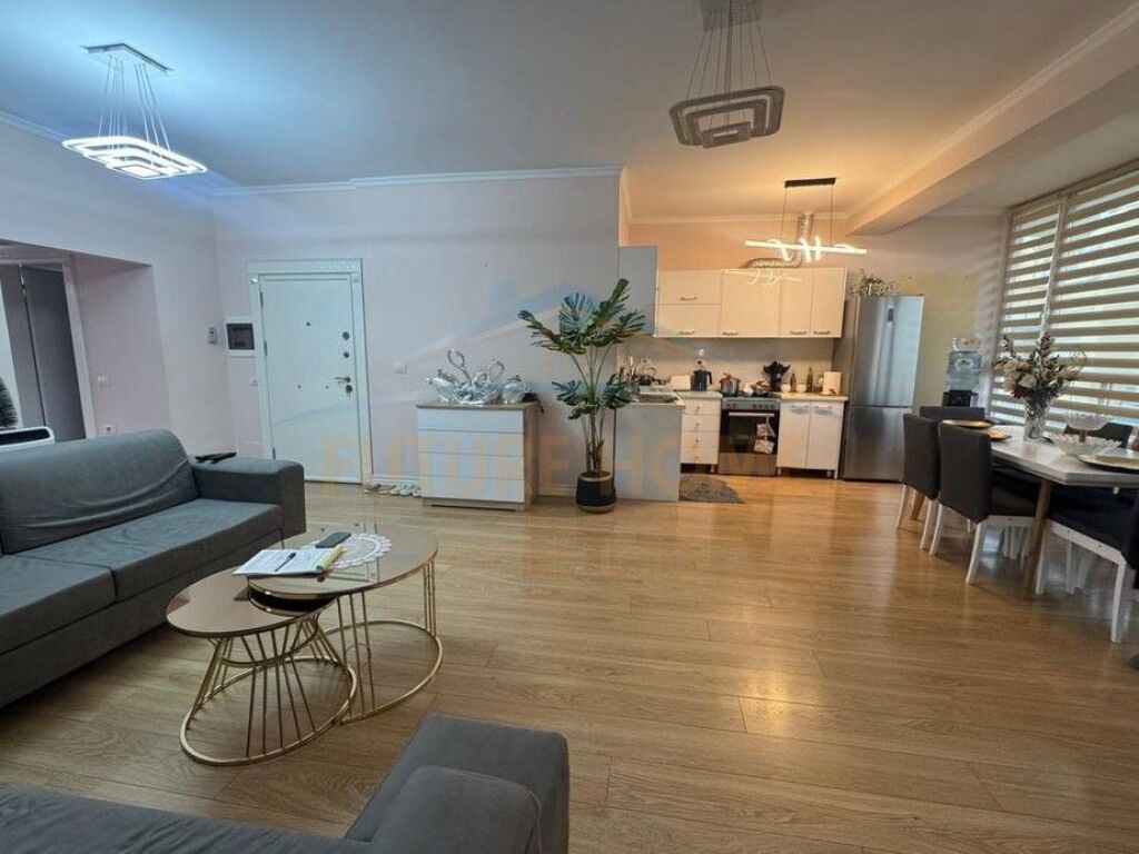 In vendita, Appartamento 3+1+2, Kodra e Diellit